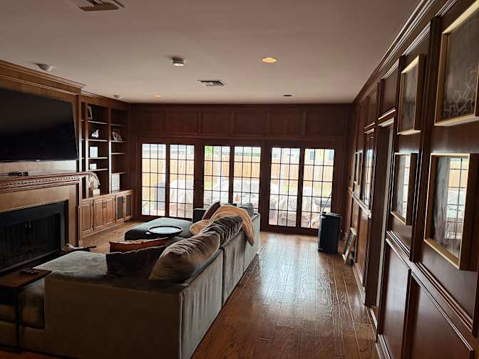 Menzelle Dedeaux's room