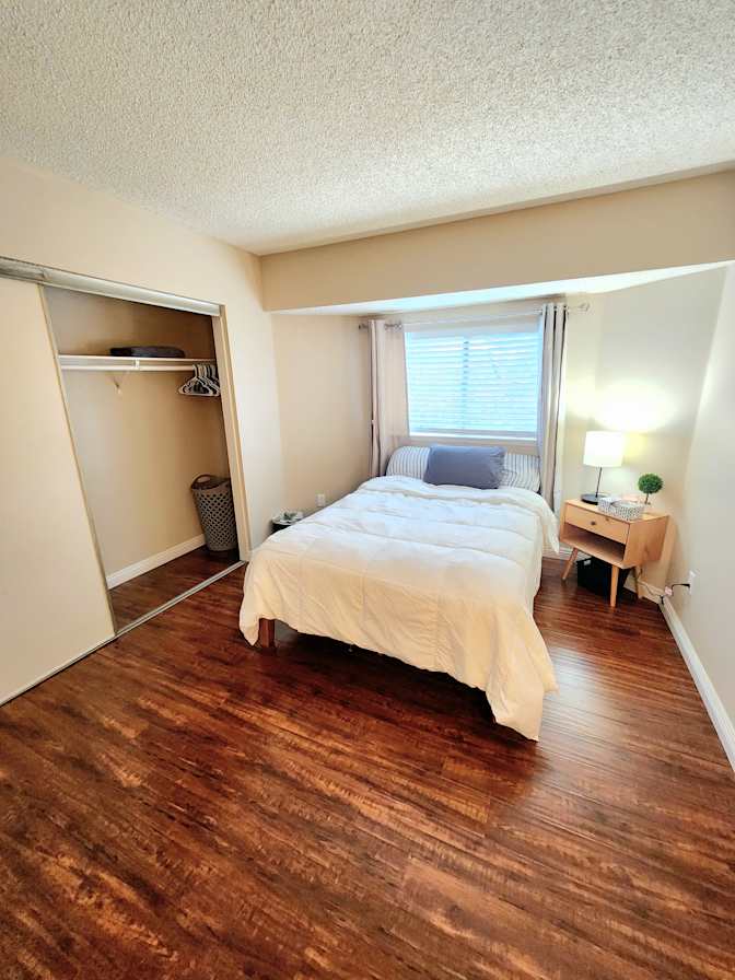Aron's room
