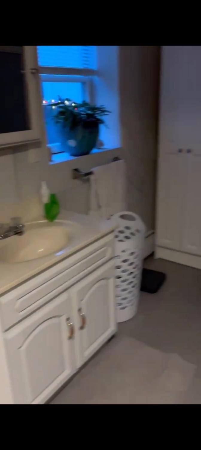 Kat ( katsdynamicbodywork)'s room