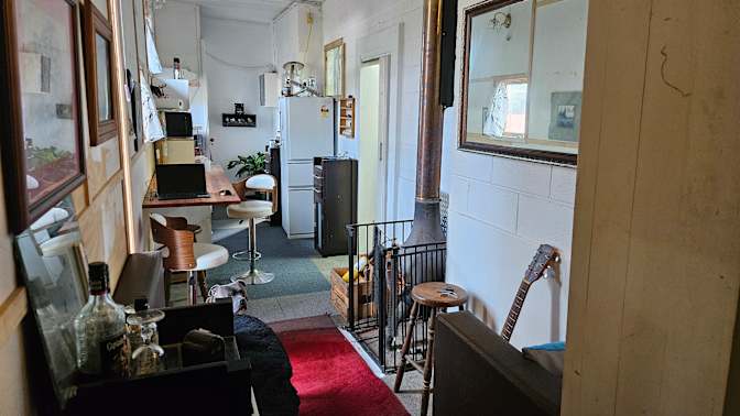 Riccard C Parsons's room