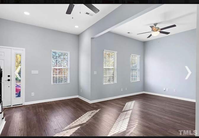 Alcove Rooms's room