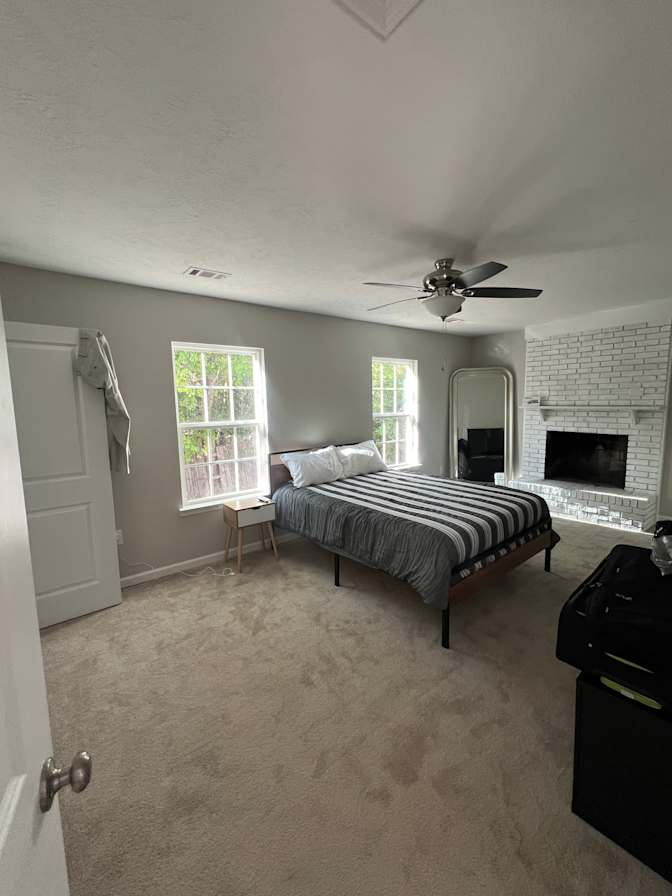 Tee's room