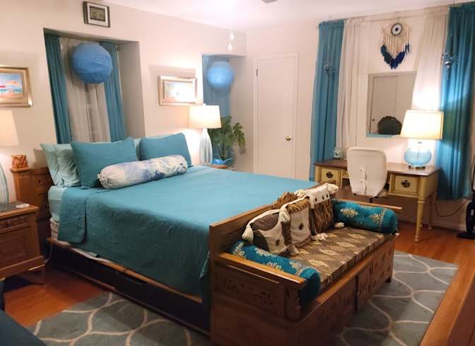 Ario's room