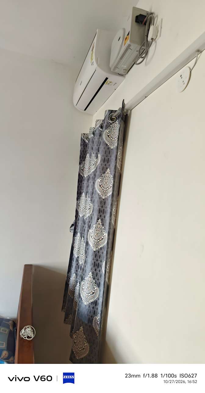 Senthilkumaran Loganathan's room