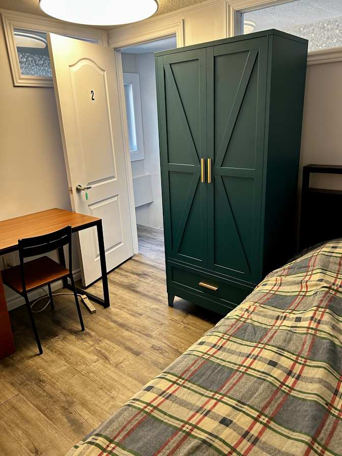 Tariq Rasheed's room