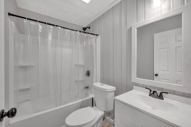 lifedoorrentals's room