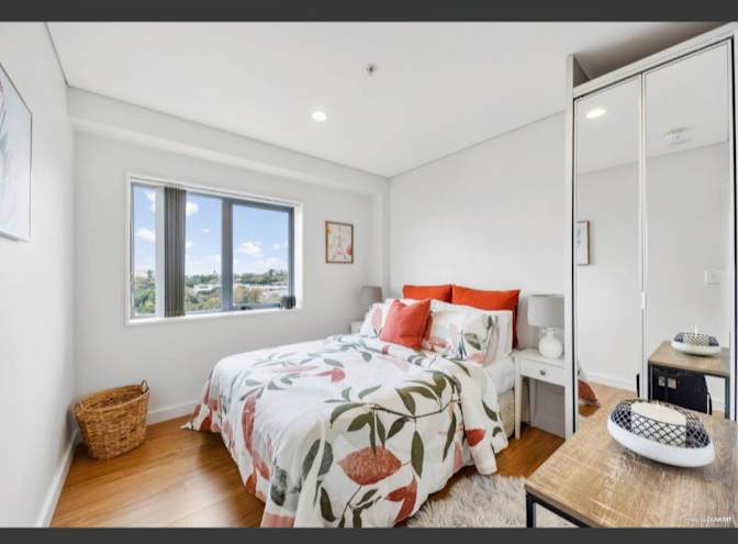 Lynn's room