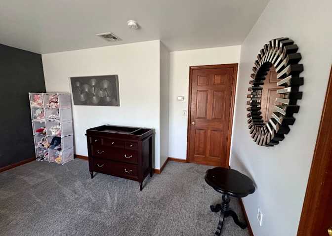 Yzabel's room