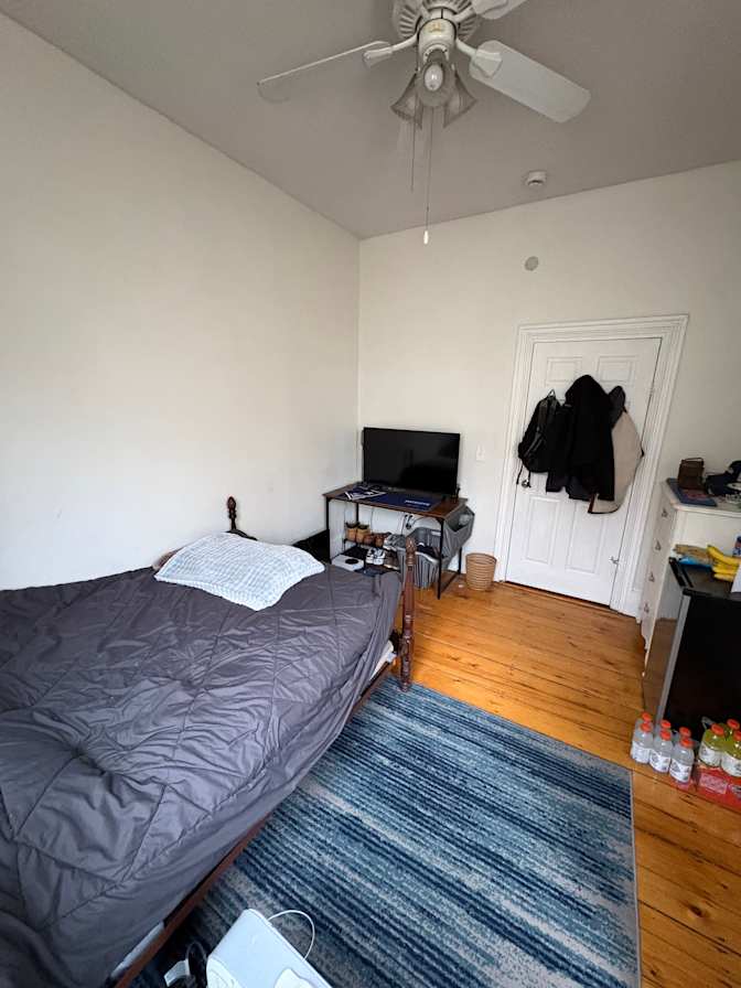 DARIAN WALKER's room