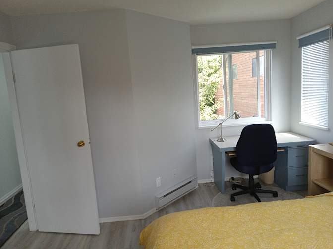 Dee's room