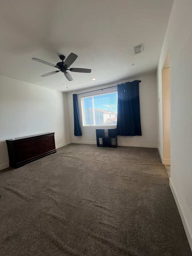 KathleenSam's room