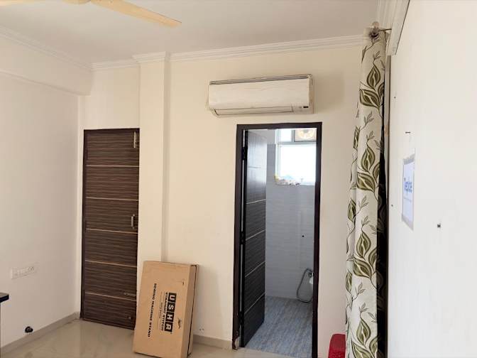 Arka Chakraborty's room