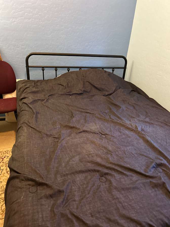 kiyoumarceFaridian's room