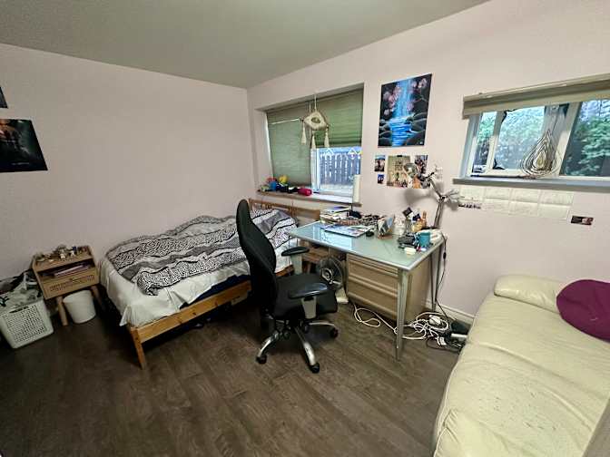 Heeje's room