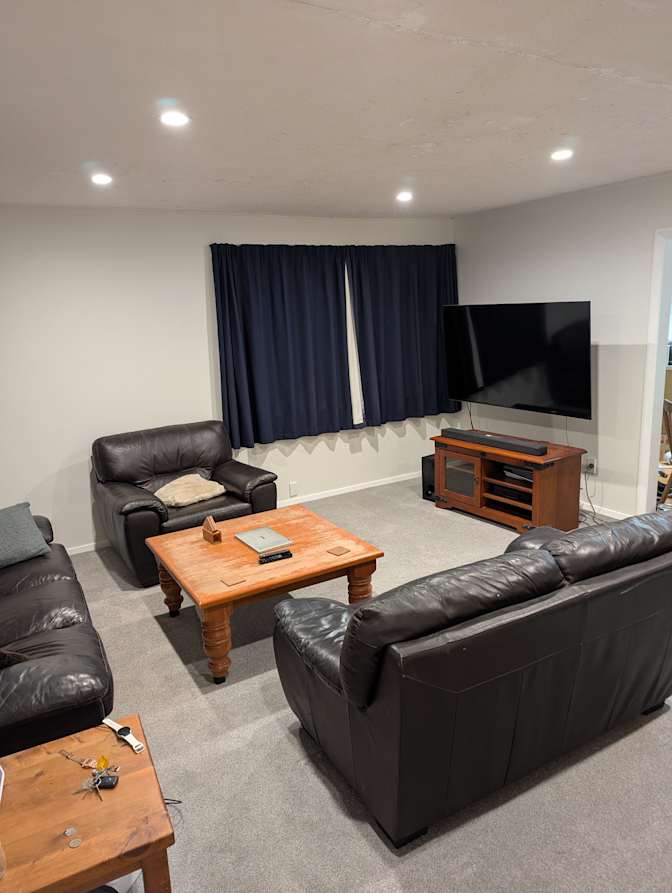 Ben Hard's room