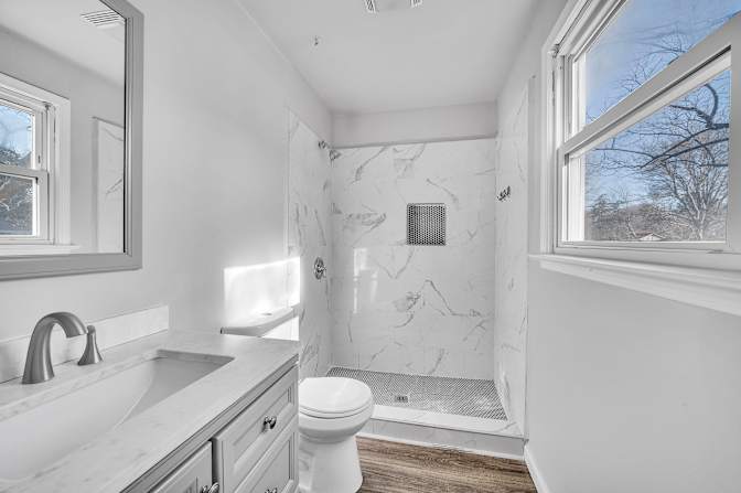 lifedoorrentals's room