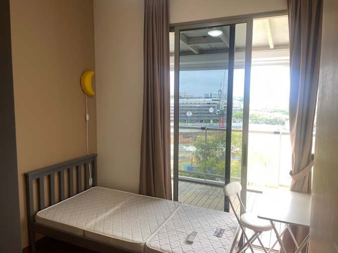 Yophi's room