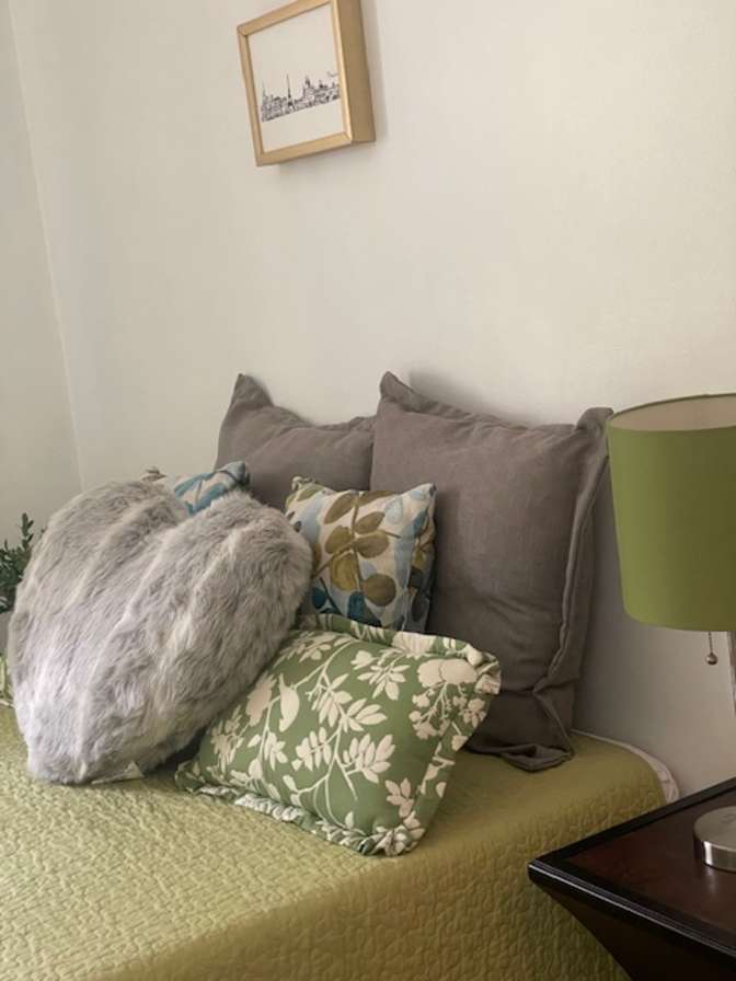 Aury's room