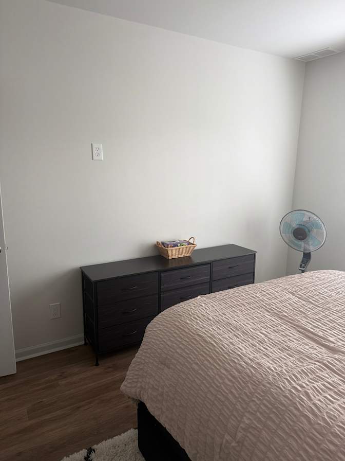 Lindsey Morgan's room
