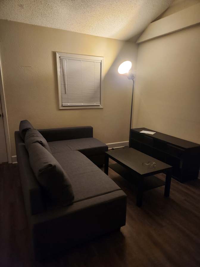 Raul's room