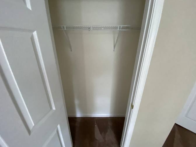 Alcove Rooms's room