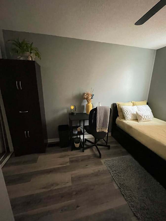Lynda's room