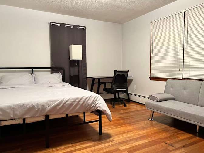 JANINE WANG's room