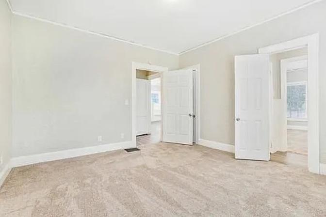 Alcove Rooms's room