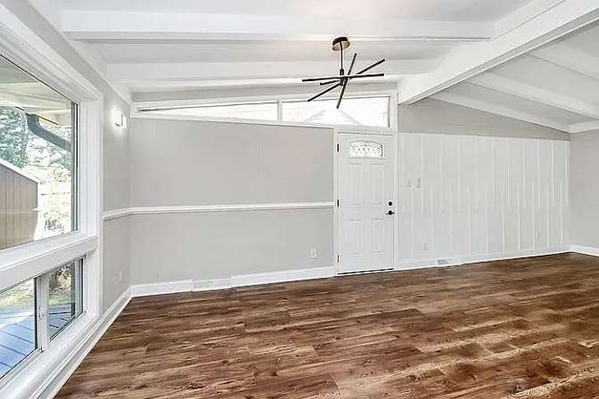 Alcove Rooms's room