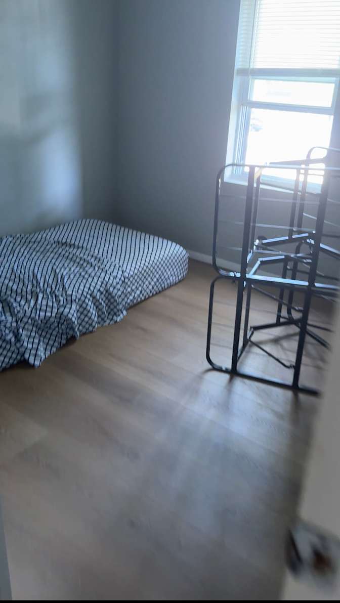 Ten's room
