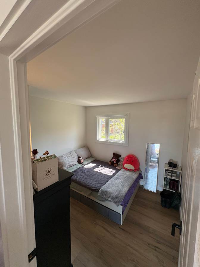 Samir's room