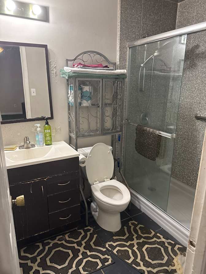 Christine Warren's room