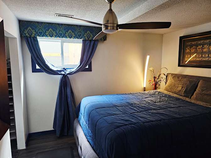 Axel Montaner's room