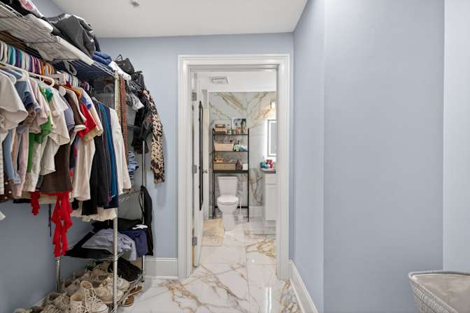 Alcove Rooms's room