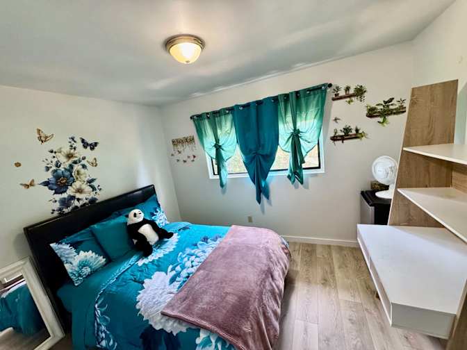 Richelle's room