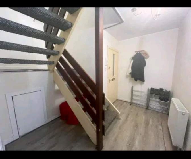 Zara's room