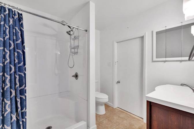 lifedoorrentals's room
