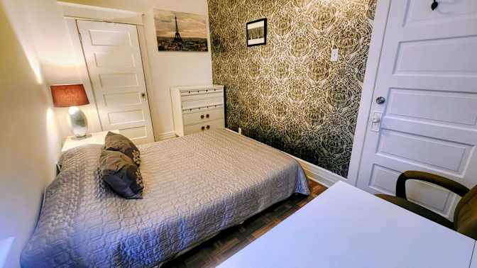 Laure's room