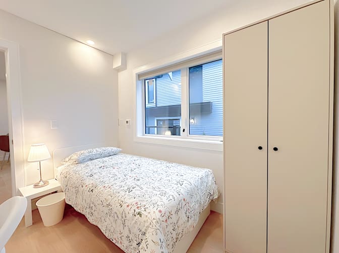 Shirin's room