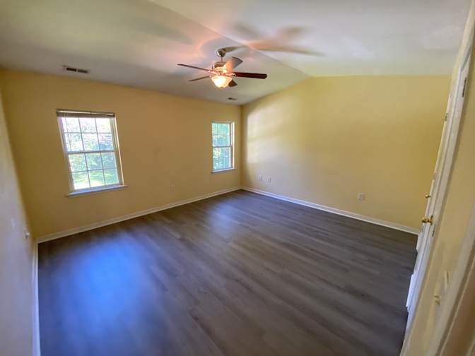 Alcove Rooms's room