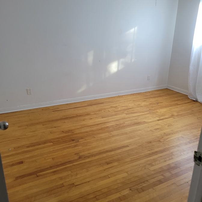 OL'DOCWATSON's room
