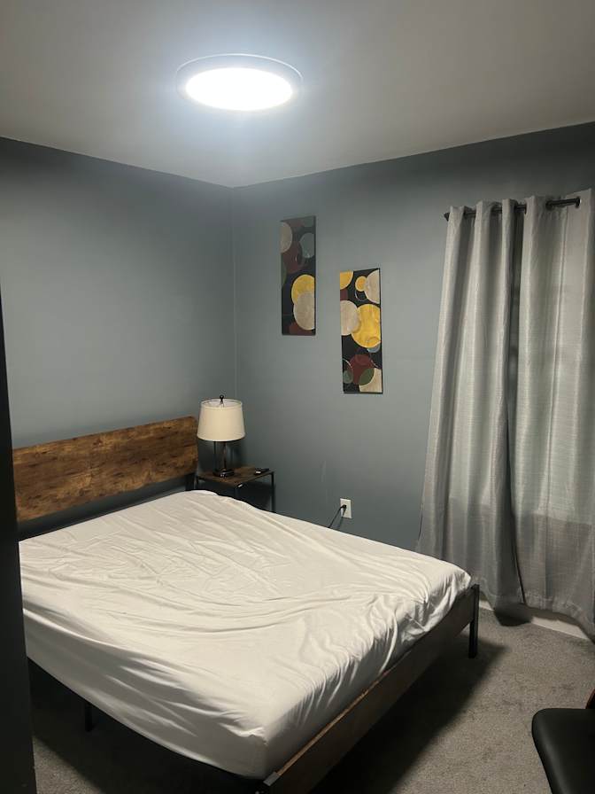 Avah Sasala's room