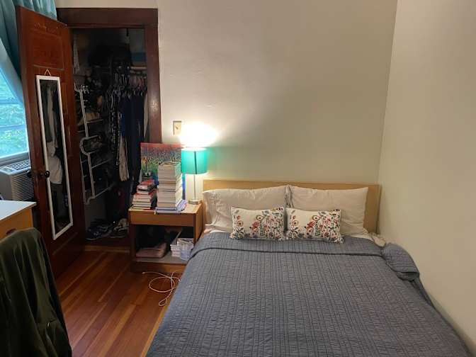 Liz's room