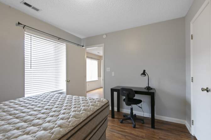Alcove Rooms's room