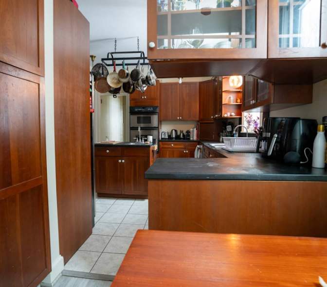 Room available in duplex's room