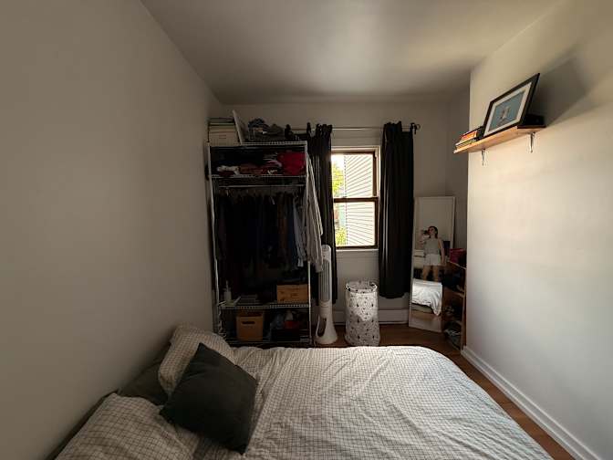 Summer Sage Shaw's room