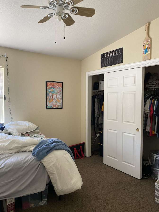 Em McKinnon's room