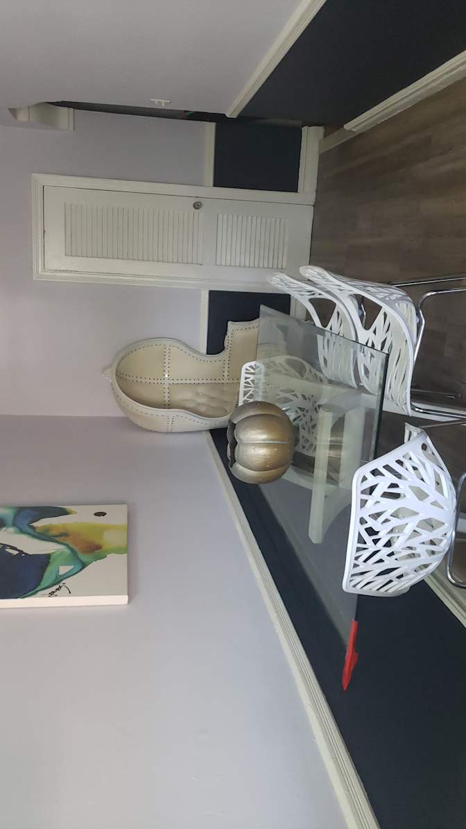 Antonet's room