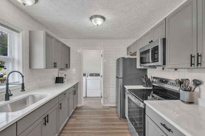 lifedoorrentals's room