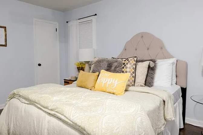 Lucia Barns's room